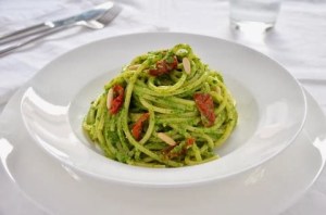 Pasta con pesto di spinaci